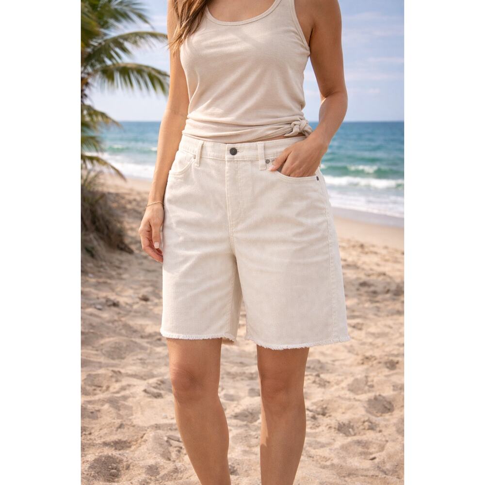 Carve Designs Oahu Corduroy Shorts Ivory Fine Wale 10” Inseam Raw Hem Size 16